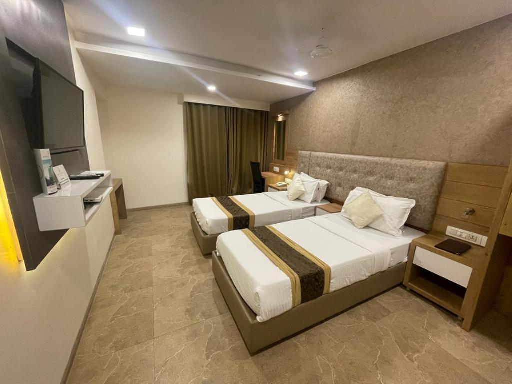 Hotel Grace Galaxy Bombaj Exteriér fotografie
