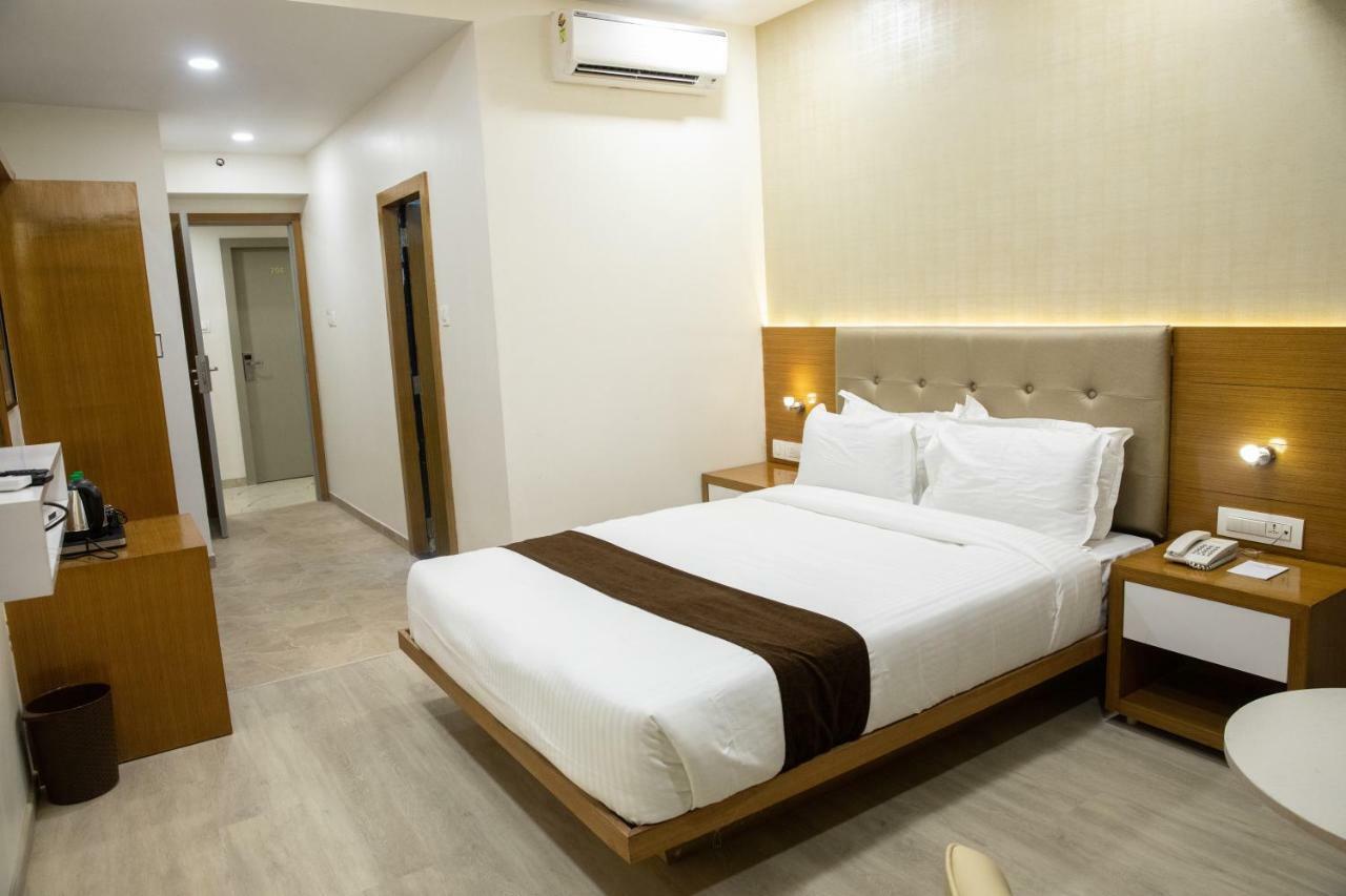 Hotel Grace Galaxy Bombaj Exteriér fotografie